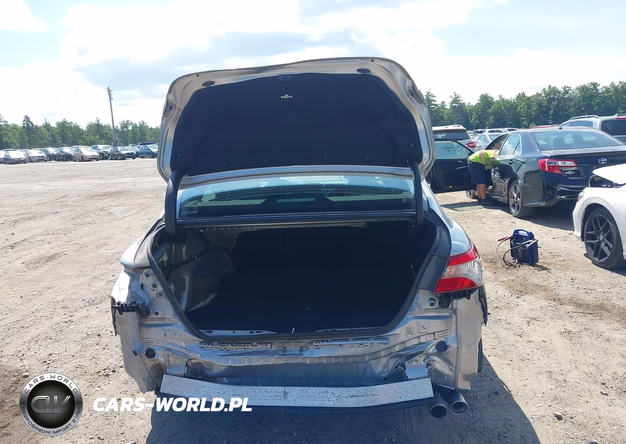 2018 Toyota Camry Se VIN:4T1B11HK8JU150204 - 17