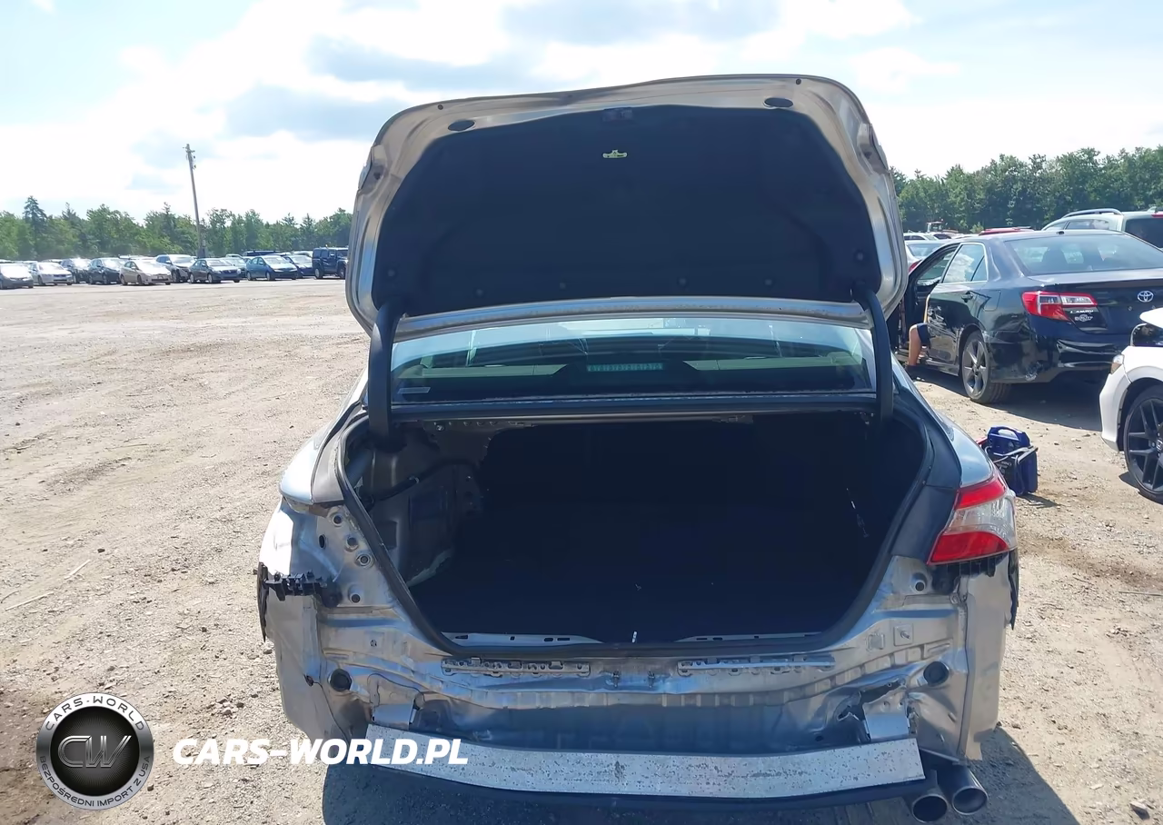 2018 Toyota Camry Se VIN:4T1B11HK8JU150204 - 6