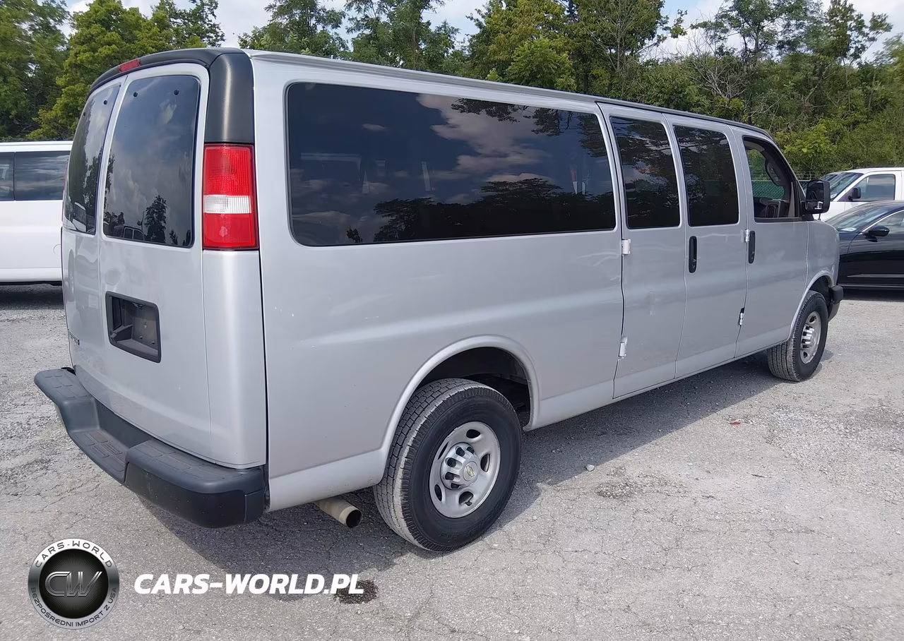 2020 Chevrolet Express Passenger Rwd 3500 Extended Wheelbase Ls VIN:1GAZGNFP4L1256332 - 4