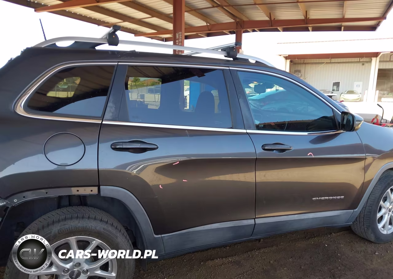 2017 Jeep Cherokee Latitude VIN:1C4PJLCS7HW549701 - 14