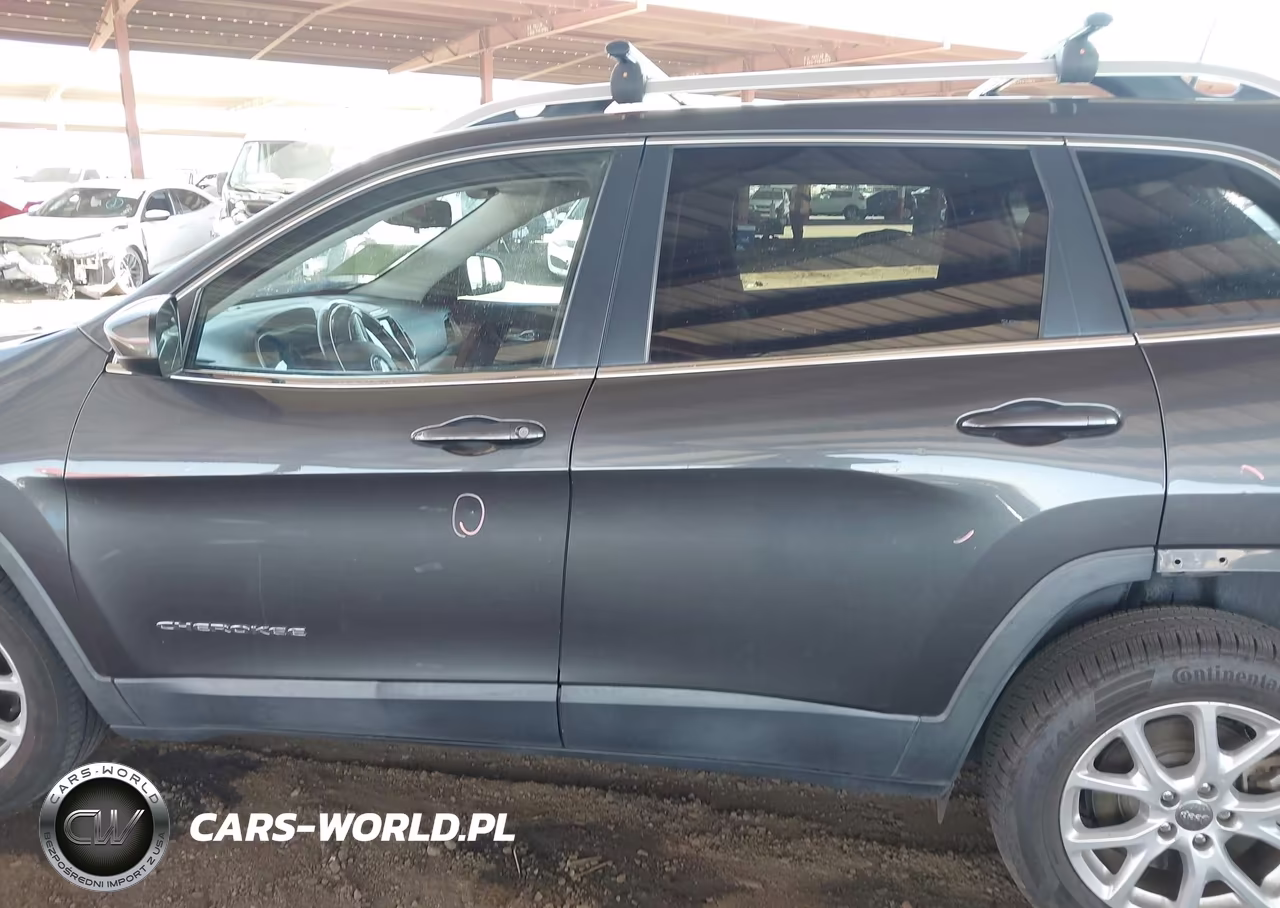 2017 Jeep Cherokee Latitude VIN:1C4PJLCS7HW549701 - 15