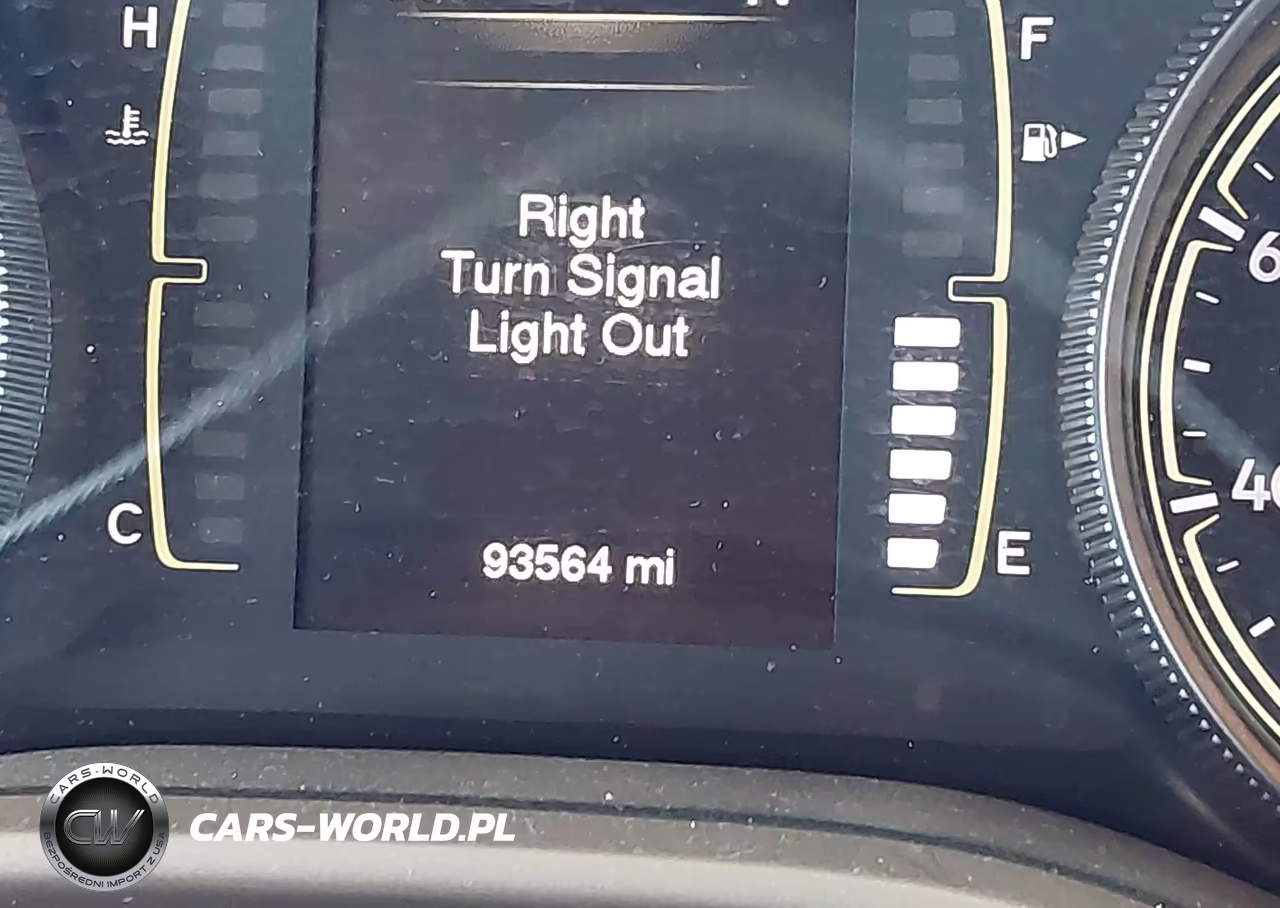2017 Jeep Cherokee Latitude VIN:1C4PJLCS7HW549701 - 7