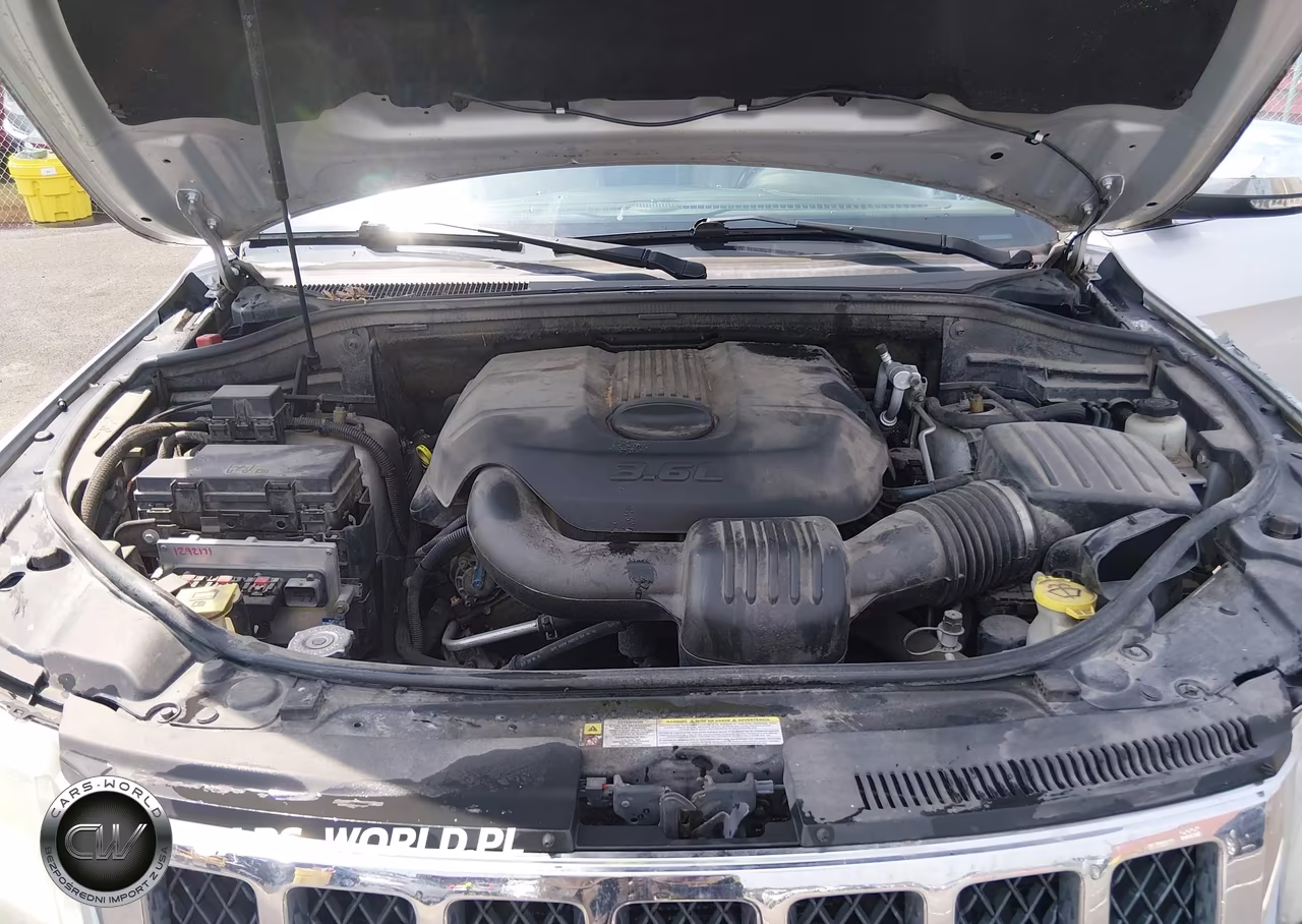 2011 Jeep Grand Cherokee Overland VIN:1J4RR6GG1BC543226 - 10