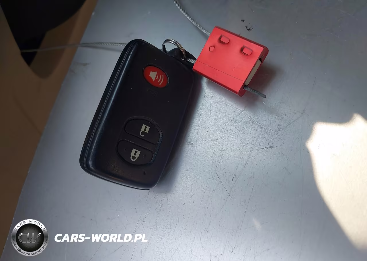 2011 Toyota Prius Two VIN:JTDKN3DU0B1421075 - 11