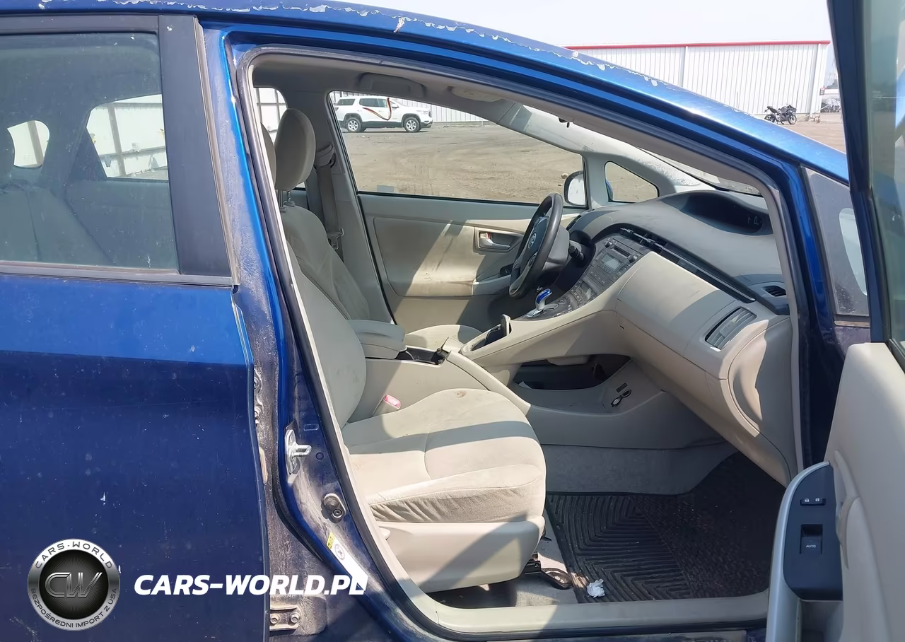 2011 Toyota Prius Two VIN:JTDKN3DU0B1421075 - 5