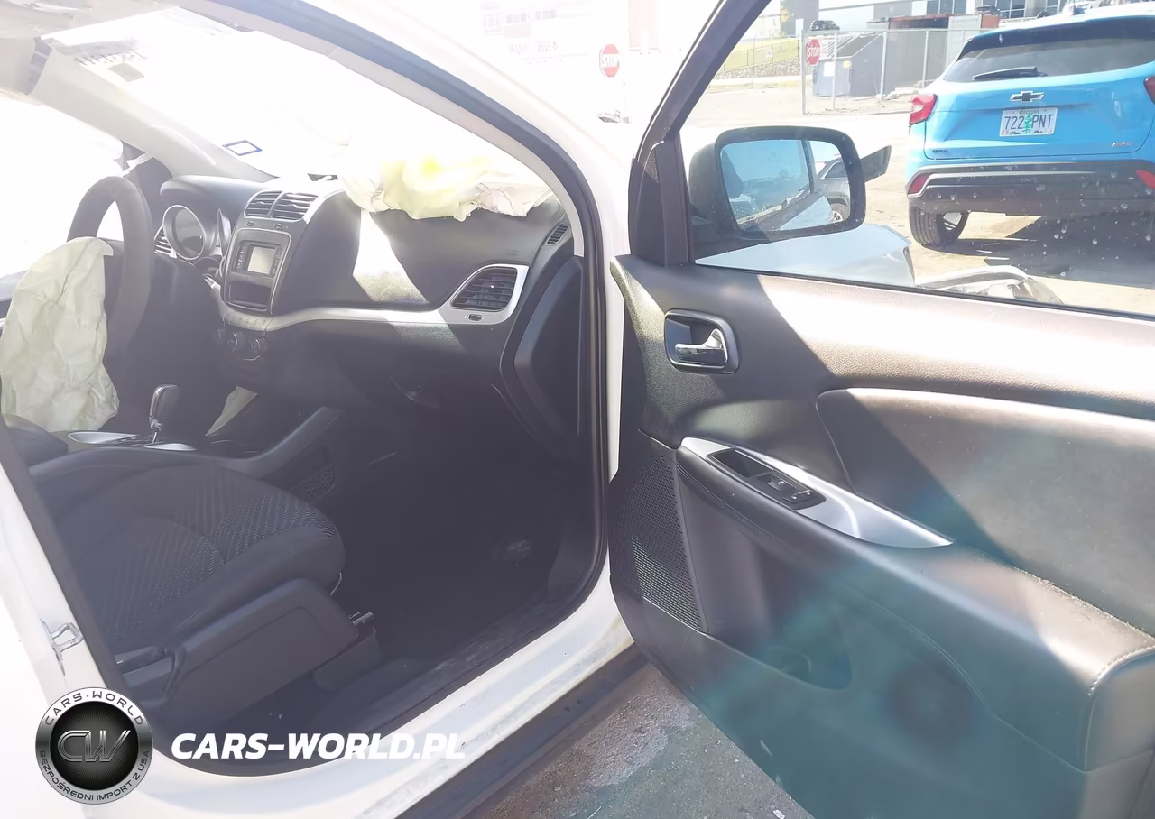 2018 Dodge Journey Se VIN:3C4PDCAB8JT273972 - 5