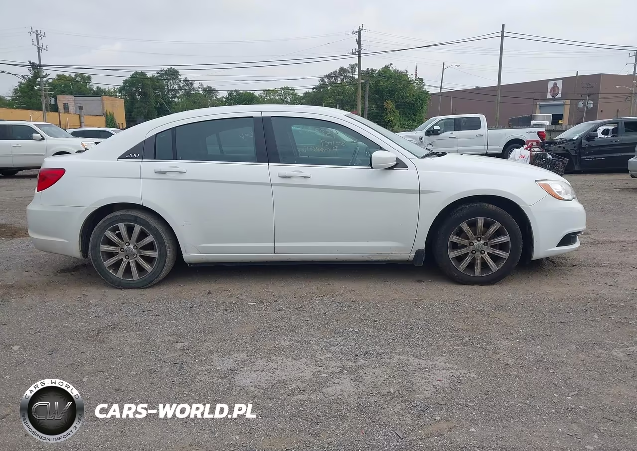 2011 Chrysler 200 Touring VIN:1C3BC1FB7BN576404 - 13