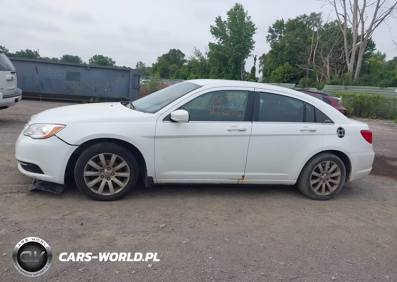2011 Chrysler 200 Touring VIN:1C3BC1FB7BN576404 - 14