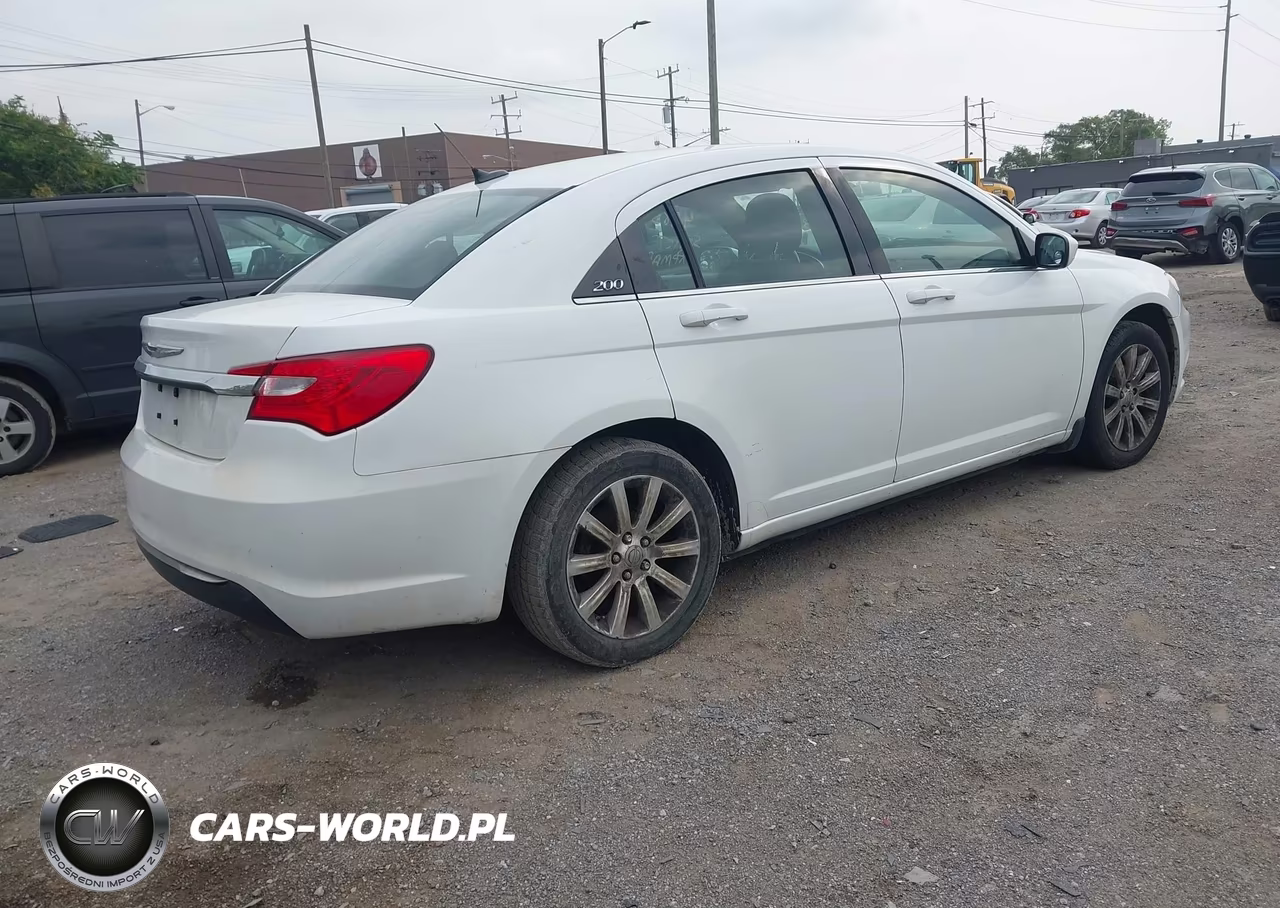 2011 Chrysler 200 Touring VIN:1C3BC1FB7BN576404 - 4