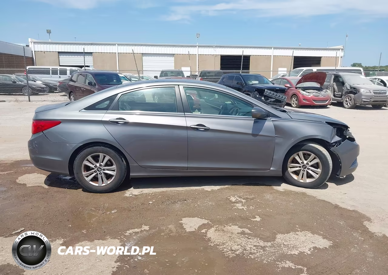 2013 Hyundai Sonata Gls VIN:5NPEB4AC3DH711815 - 13