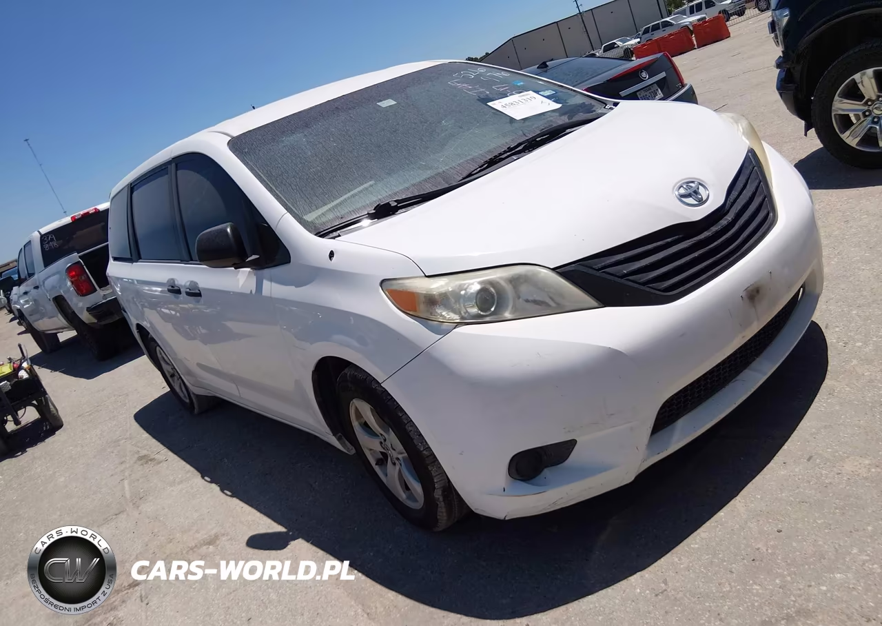 2014 Toyota Sienna L V6 7 Passenger