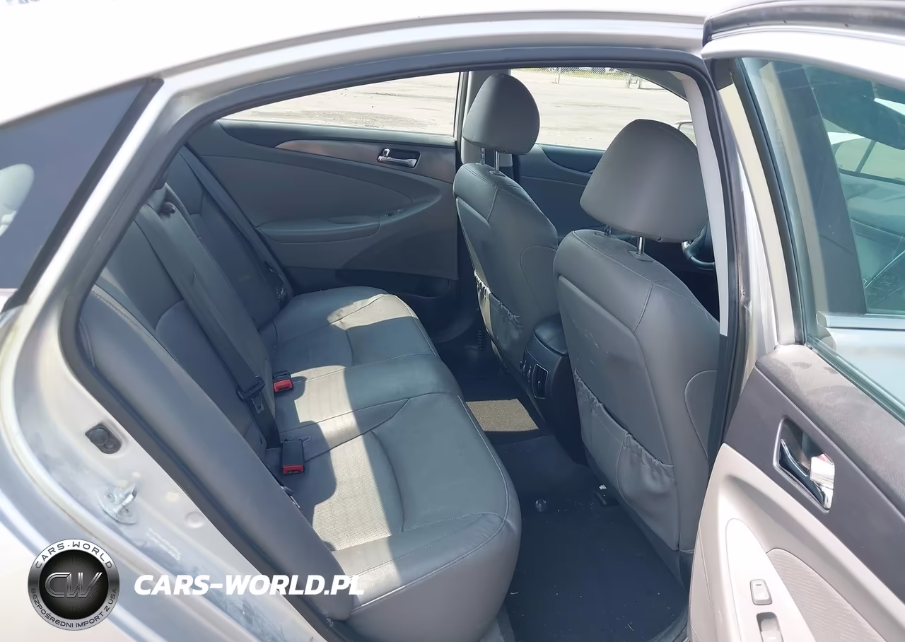2012 Hyundai Sonata Hybrid VIN:KMHEC4A42CA031587 - 8