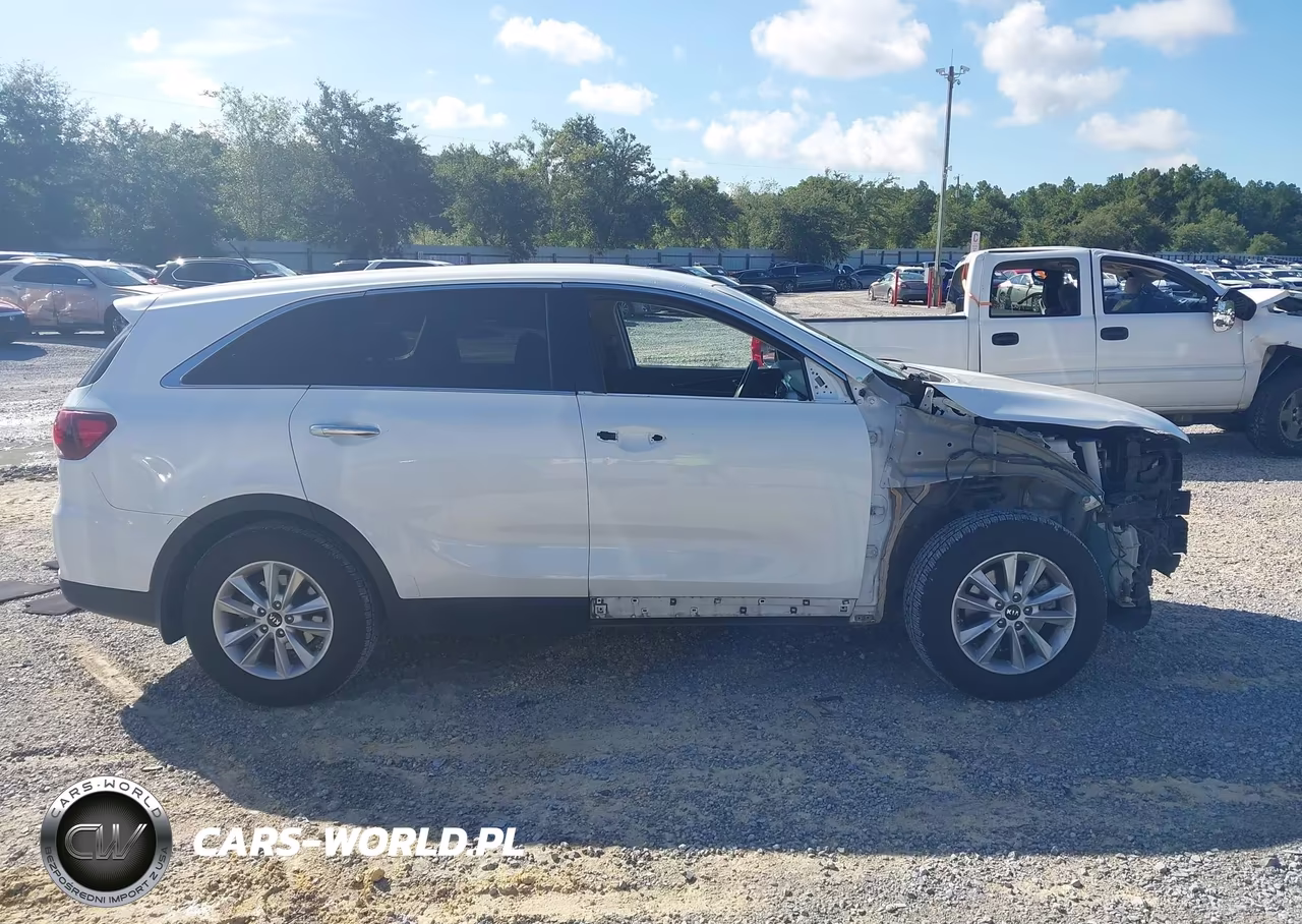 2020 Kia Sorento 2.4L L VIN:5XYPG4A31LG711604 - 14