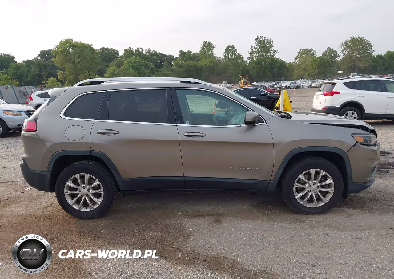 2019 Jeep Cherokee Latitude 4X4 VIN:1C4PJMCX7KD131272 - 13