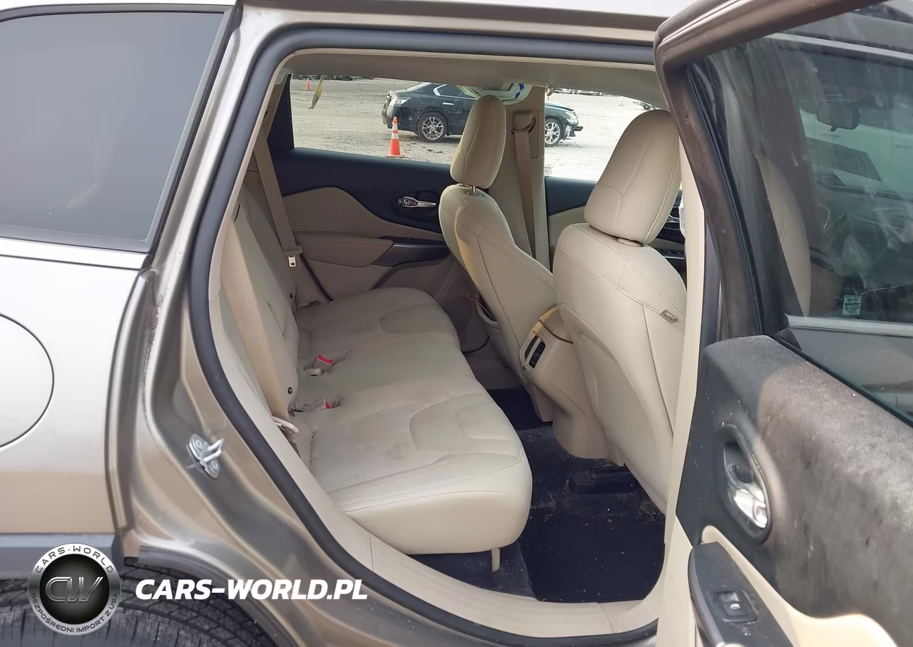 2019 Jeep Cherokee Latitude 4X4 VIN:1C4PJMCX7KD131272 - 8