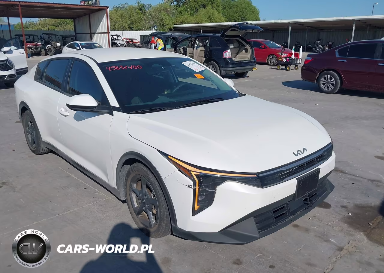 2025 Kia K4 Lxs