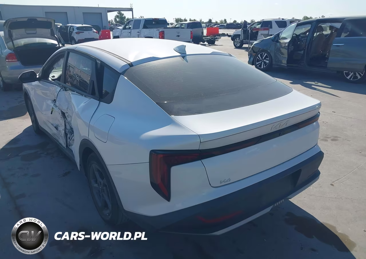 2025 Kia K4 Lxs VIN:3KPFT4DE4SE121428 - 3
