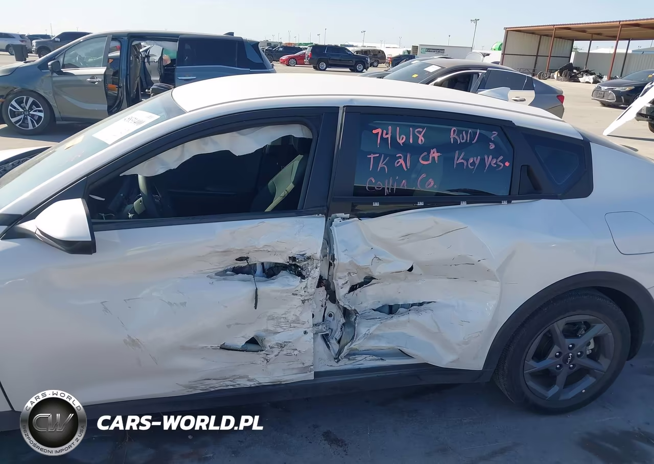 2025 Kia K4 Lxs VIN:3KPFT4DE4SE121428 - 6