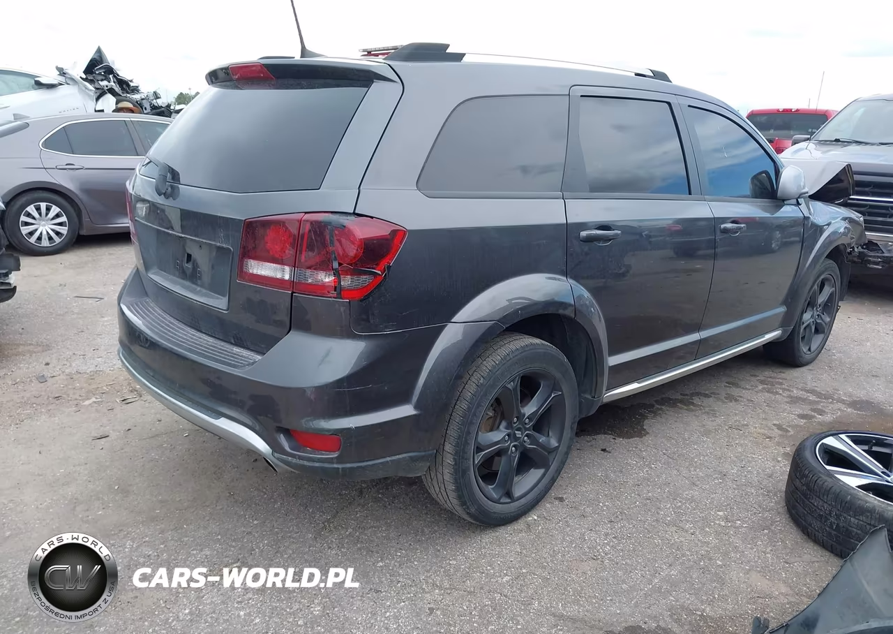 2019 Dodge Journey Crossroad VIN:3C4PDCGG7KT717816 - 4