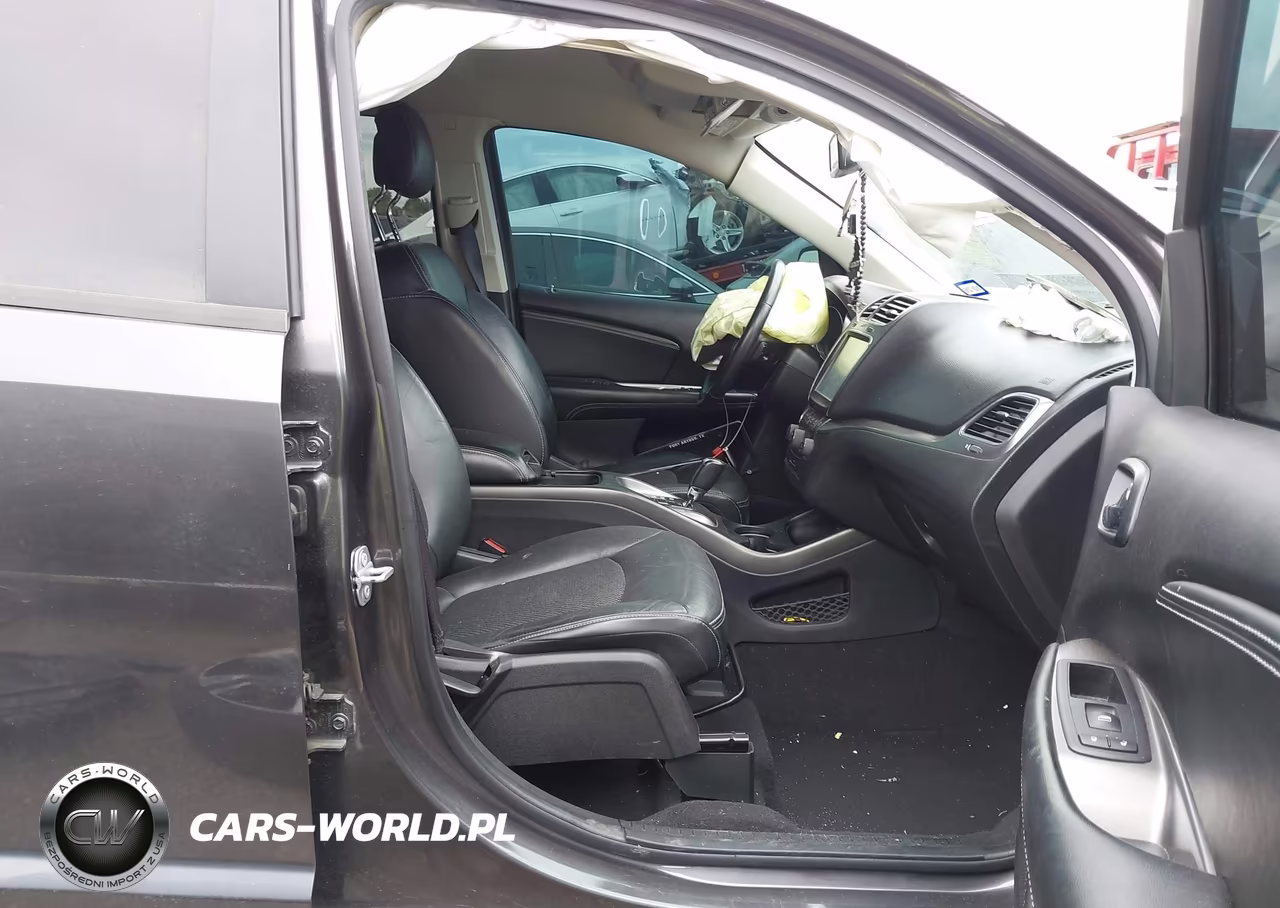 2019 Dodge Journey Crossroad VIN:3C4PDCGG7KT717816 - 5