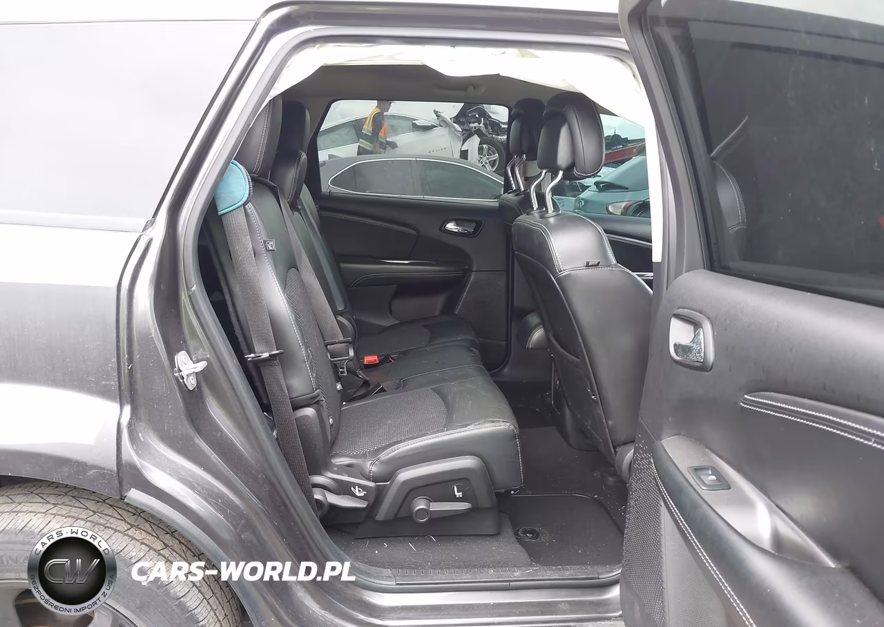 2019 Dodge Journey Crossroad VIN:3C4PDCGG7KT717816 - 8