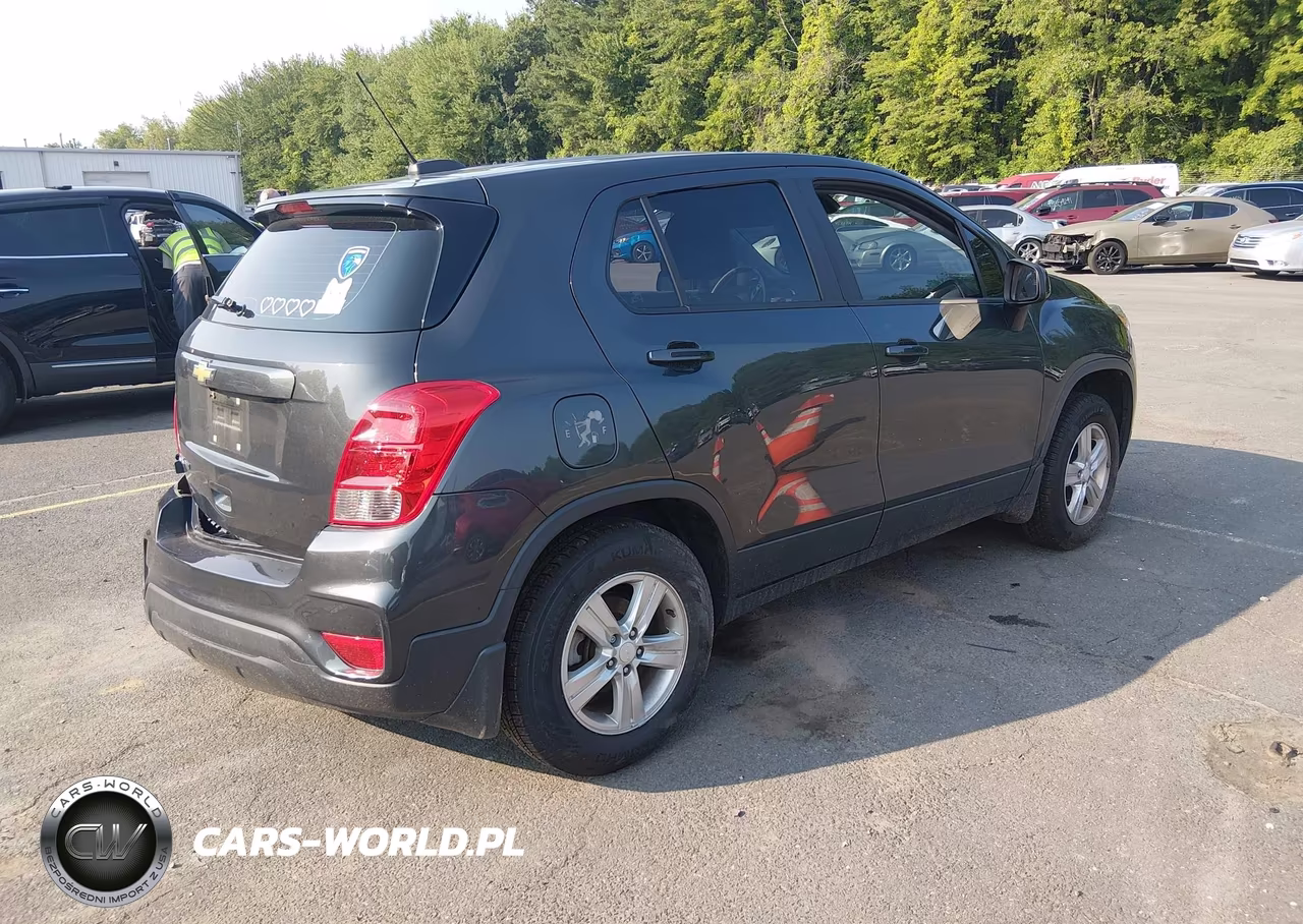 2020 Chevrolet Trax Awd Ls VIN:3GNCJNSB6LL212678 - 4