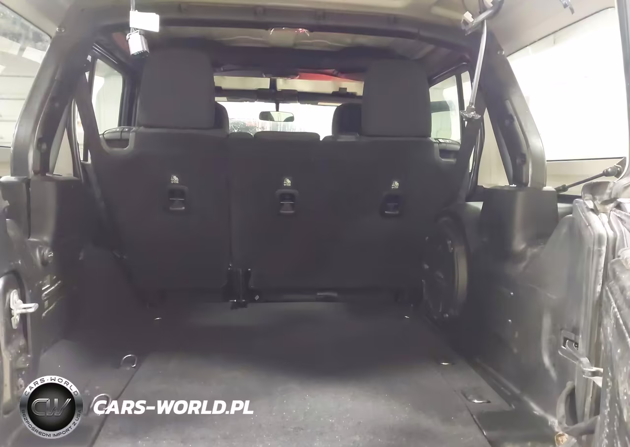 2018 Jeep Wrangler Unlimited Rubicon 4X4 VIN:1C4HJXFG3JW232099 - 18