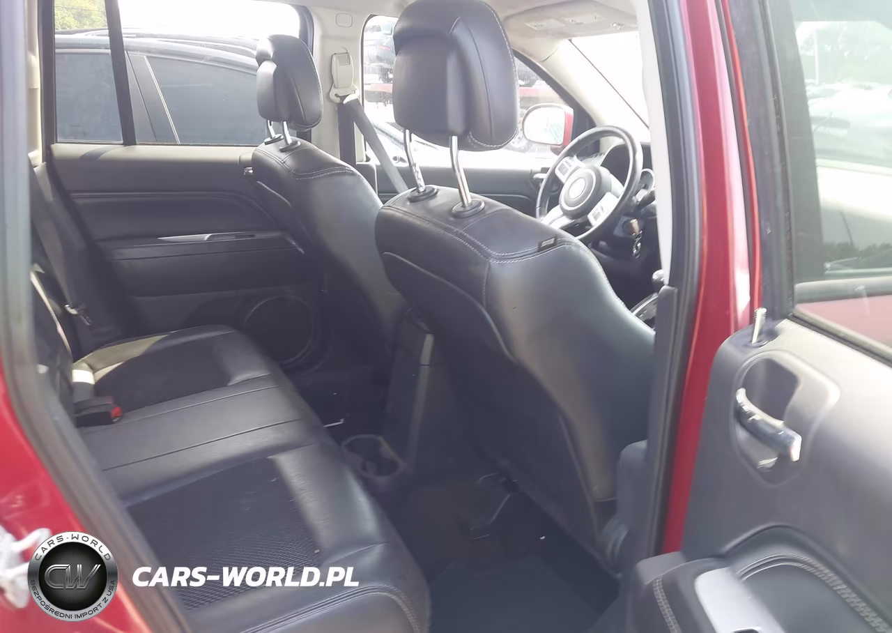 2016 Jeep Compass Latitude VIN:1C4NJCEA6GD620473 - 8