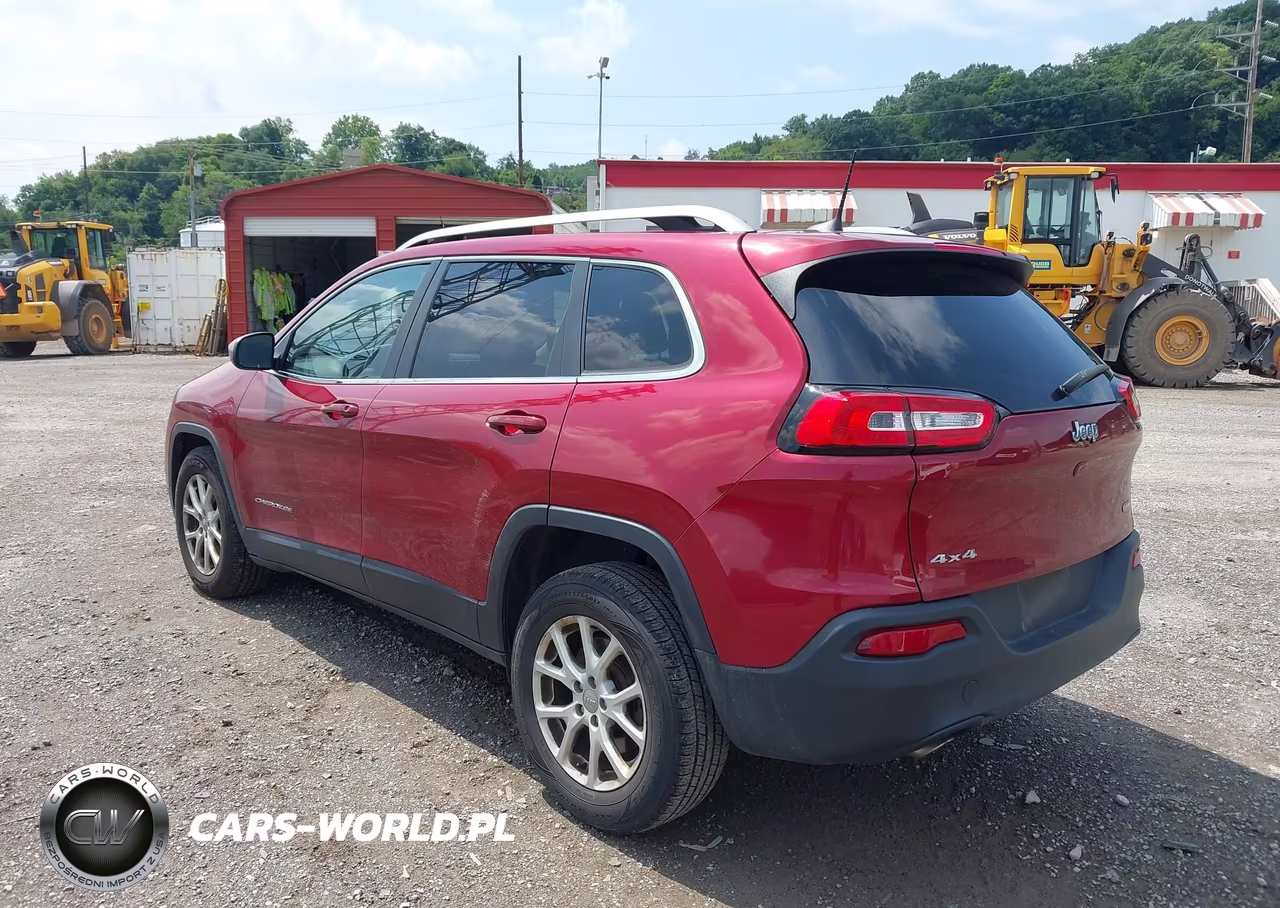 2016 Jeep Cherokee Latitude VIN:1C4PJMCB1GW359834 - 3