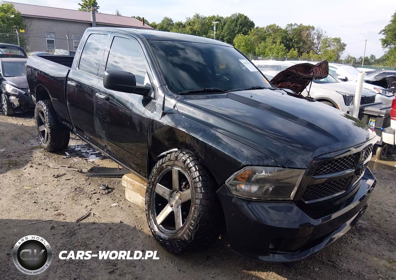 2019 Ram 1500 Classic Express 4X4 6'4 Box – zdjęcie 1 z 17