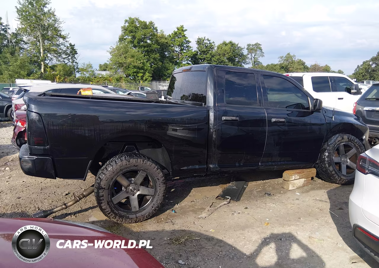 2019 Ram 1500 Classic Express 4X4 6'4 Box VIN:1C6RR7FTXKS527811 - 13
