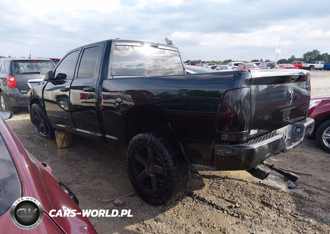 2019 Ram 1500 Classic Express 4X4 6'4 Box VIN:1C6RR7FTXKS527811 - 3