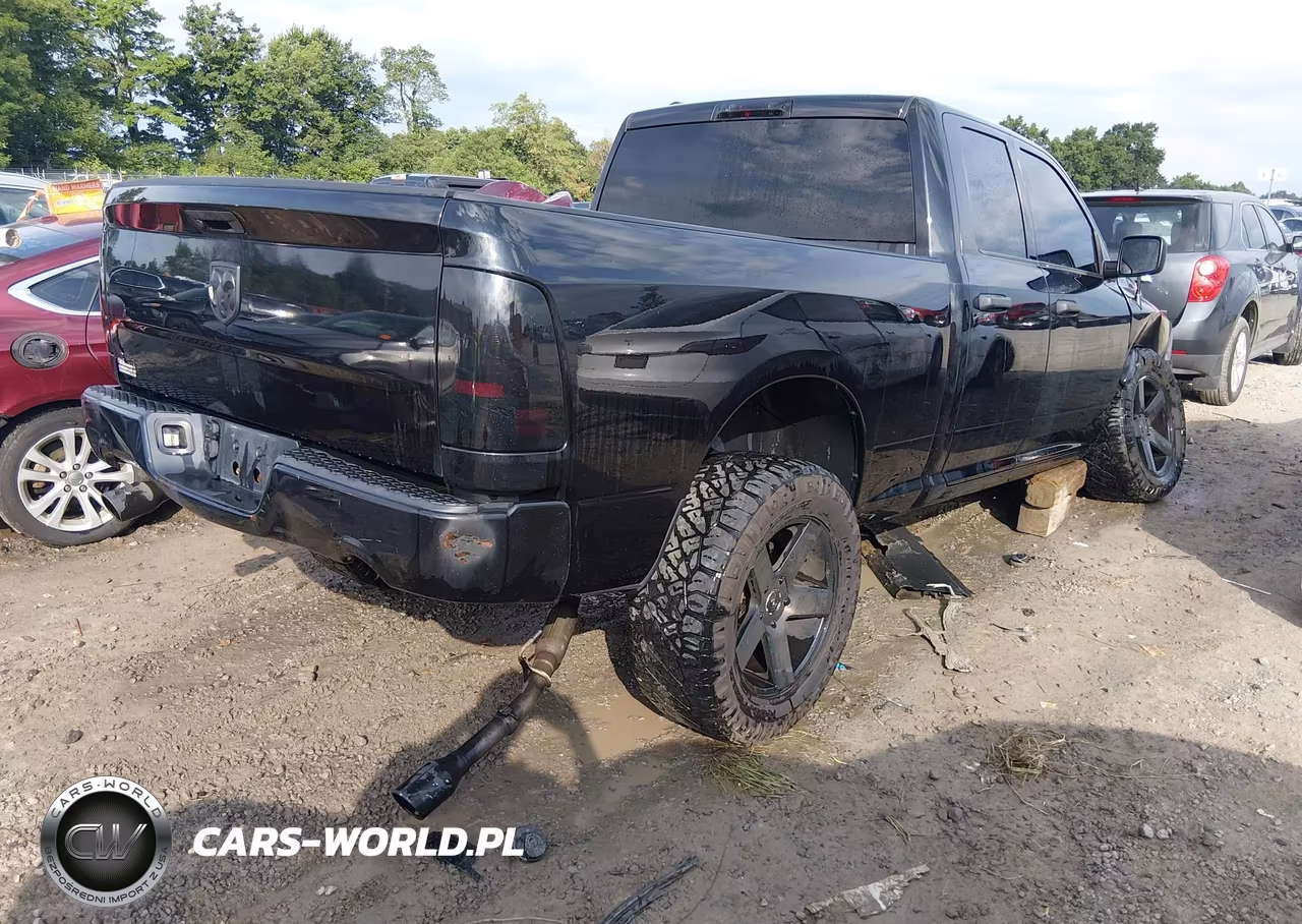 2019 Ram 1500 Classic Express 4X4 6'4 Box VIN:1C6RR7FTXKS527811 - 4