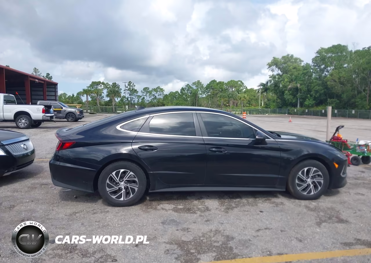 2022 Hyundai Sonata Hybrid Blue VIN:KMHL24JJ1NA051543 - 13