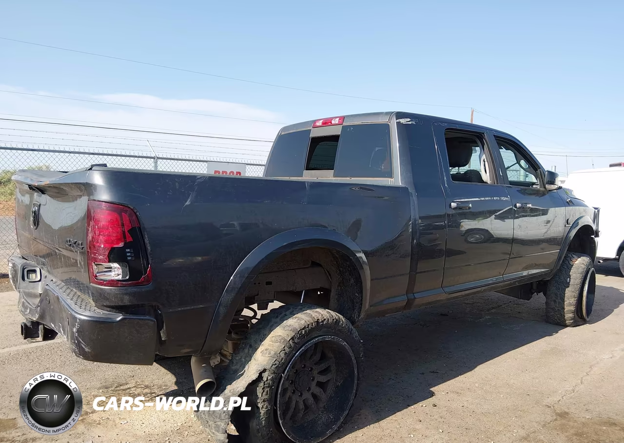 2017 Ram 2500 Laramie 4X4 6'4 Box VIN:3C6UR5NL2HG616207 - 13