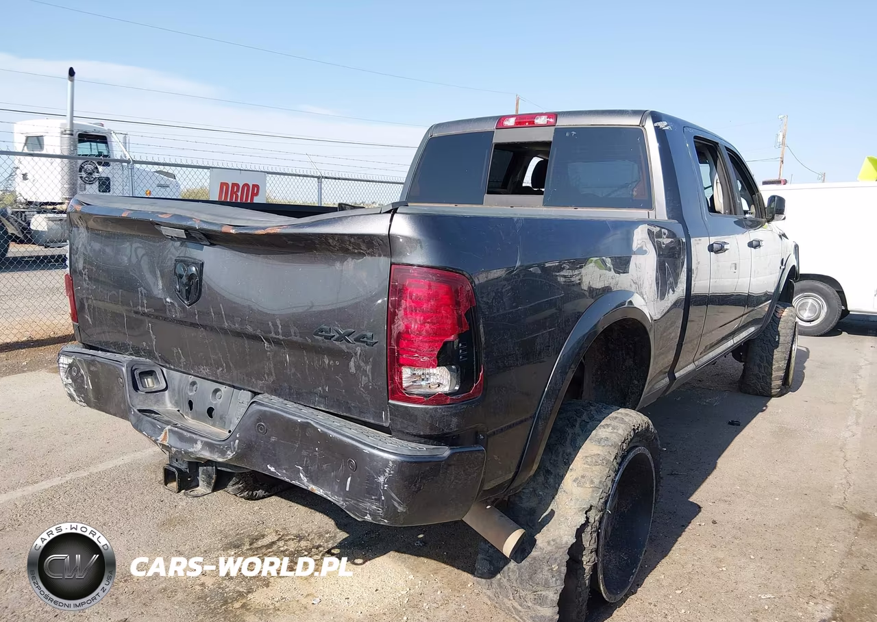 2017 Ram 2500 Laramie 4X4 6'4 Box VIN:3C6UR5NL2HG616207 - 4