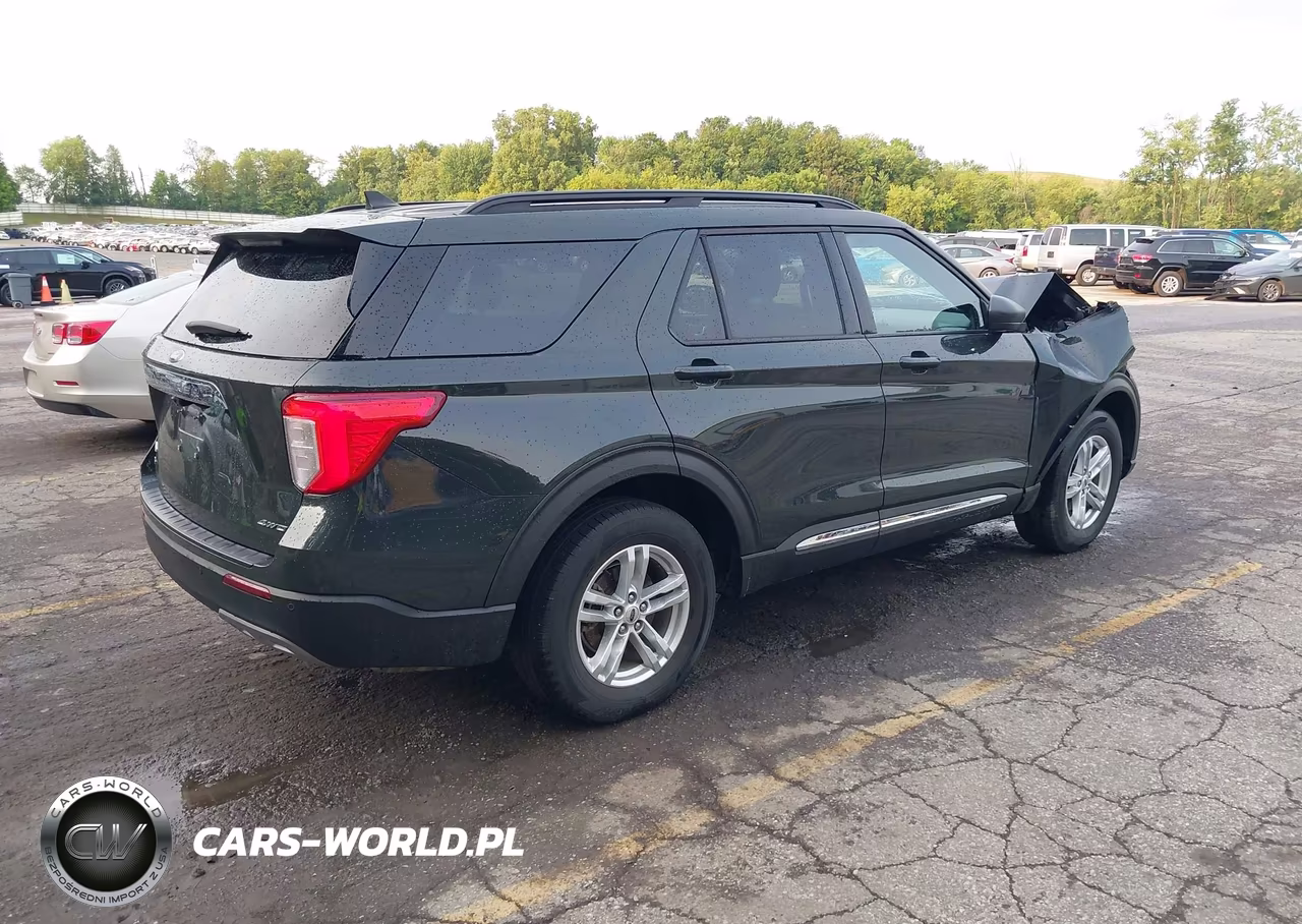 2022 Ford Explorer Xlt VIN:1FMSK8DH2NGB53992 - 4