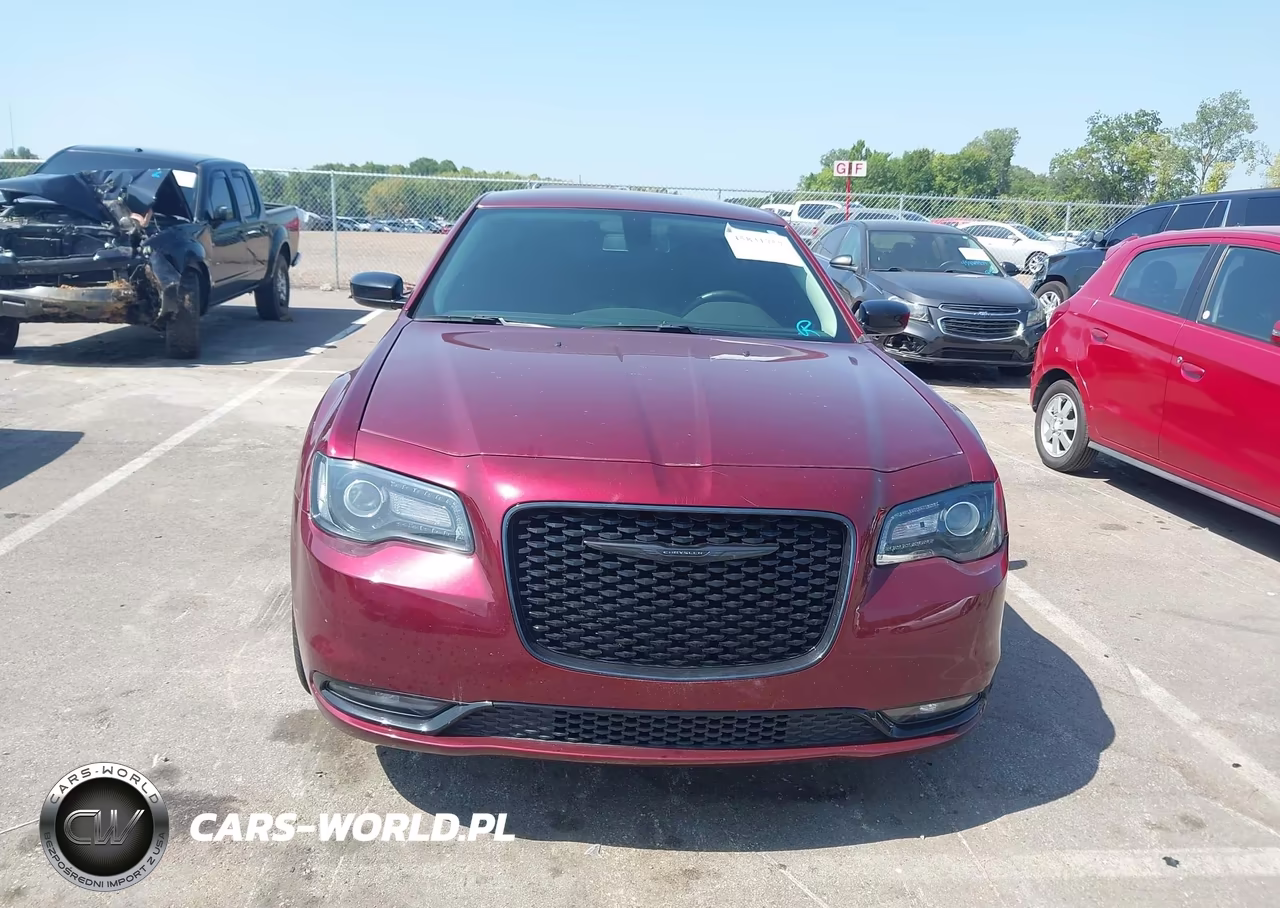 2021 Chrysler 300 Touring VIN:2C3CCAAG6MH595996 - 12