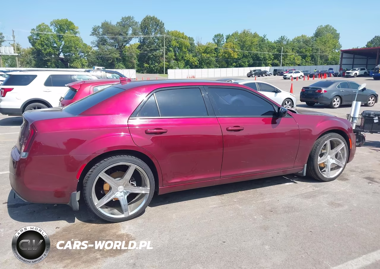 2021 Chrysler 300 Touring VIN:2C3CCAAG6MH595996 - 13