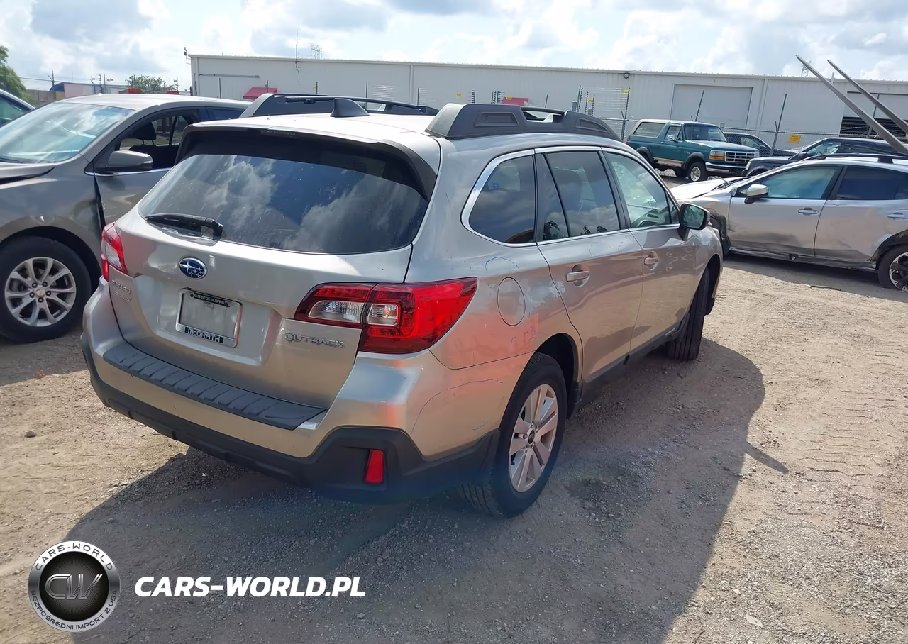 2019 Subaru Outback 2.5I Premium VIN:4S4BSAFC2K3381907 - 4