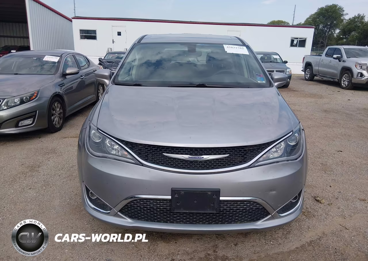 2019 Chrysler Pacifica Touring Plus VIN:2C4RC1FG7KR528460 - 12