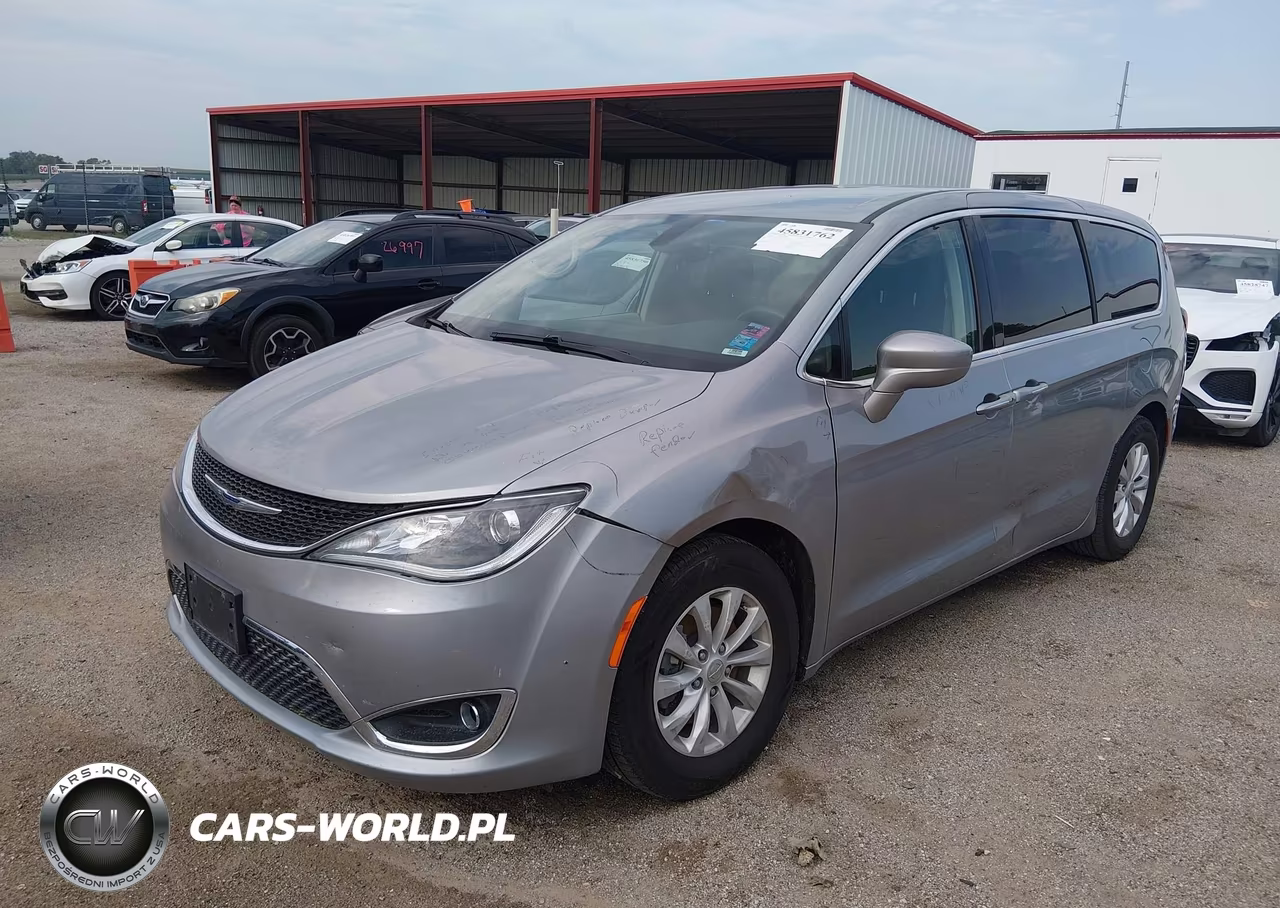 2019 Chrysler Pacifica Touring Plus VIN:2C4RC1FG7KR528460 - 2