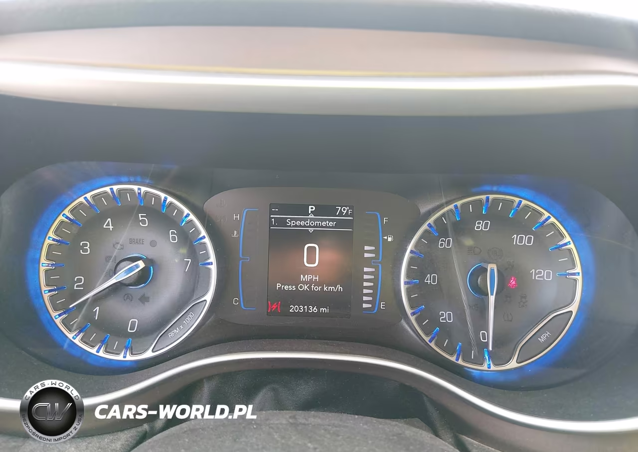 2019 Chrysler Pacifica Touring Plus VIN:2C4RC1FG7KR528460 - 7