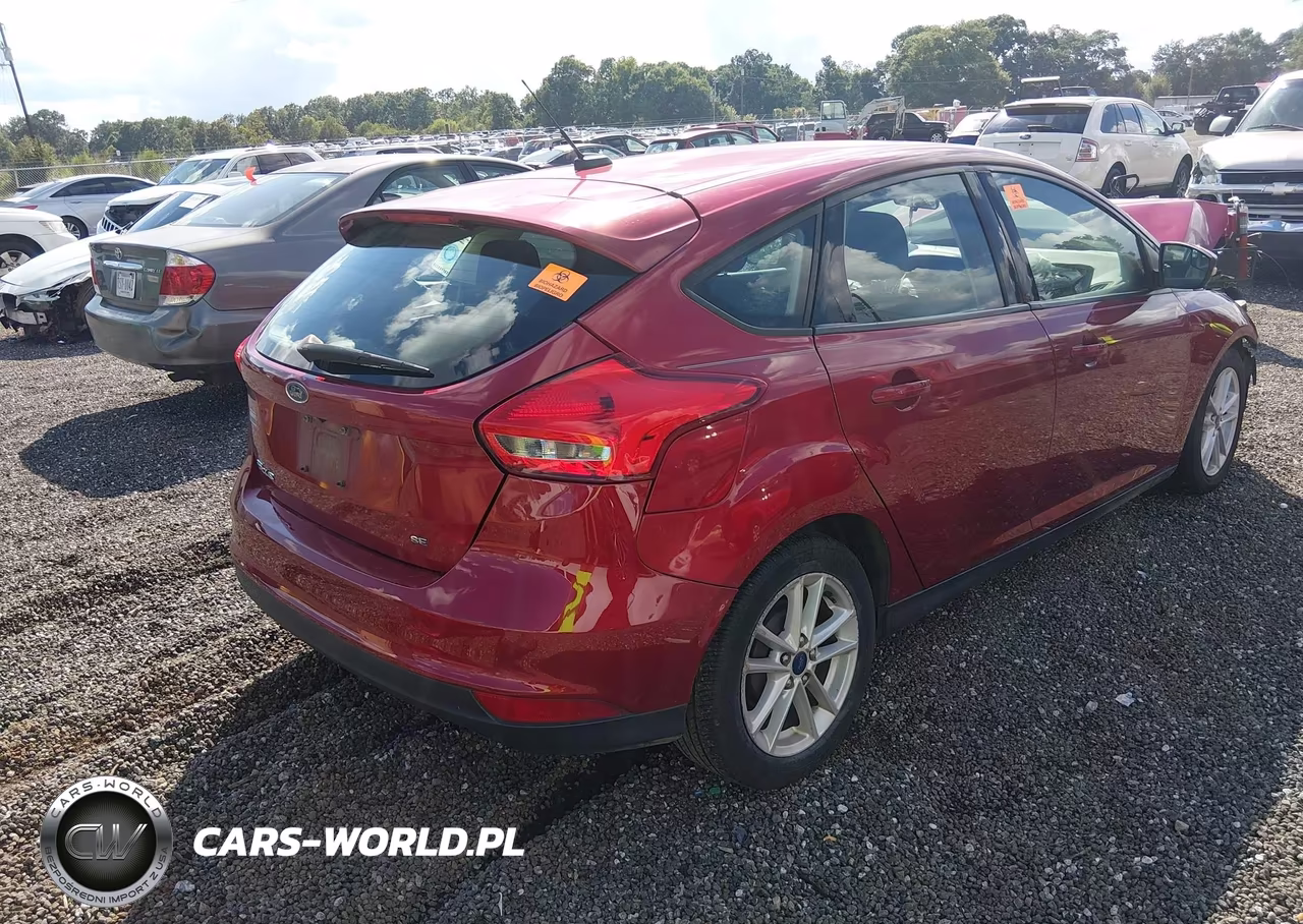 2017 Ford Focus Se VIN:1FADP3K25HL201566 - 4