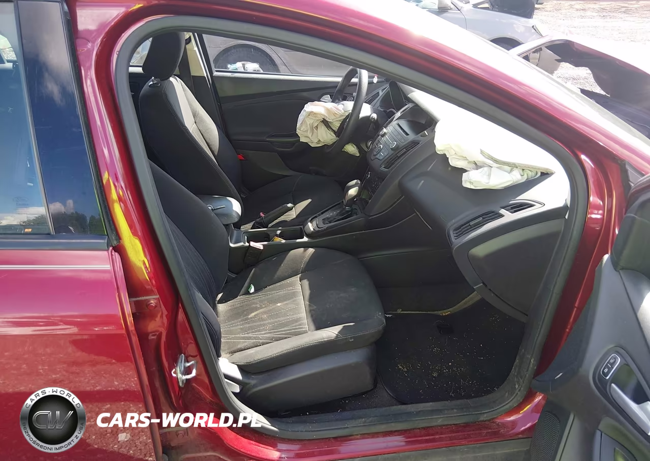 2017 Ford Focus Se VIN:1FADP3K25HL201566 - 5