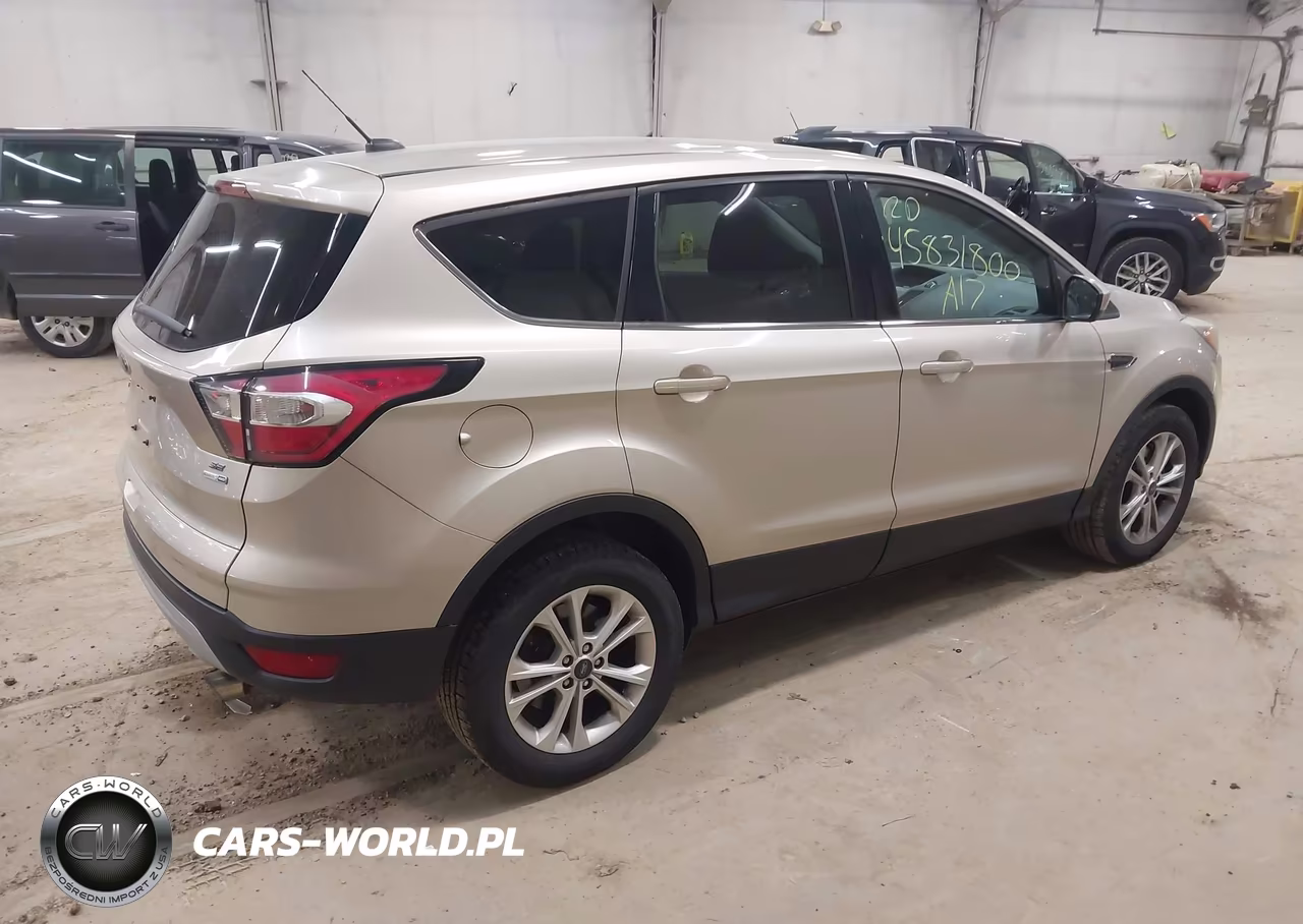 2017 Ford Escape Se VIN:1FMCU9GD0HUD95618 - 4