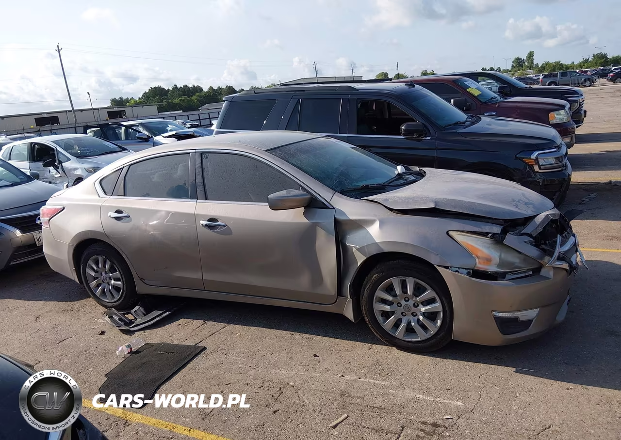 2015 Nissan Altima 2.5 S VIN:1N4AL3AP0FC570523 - 13