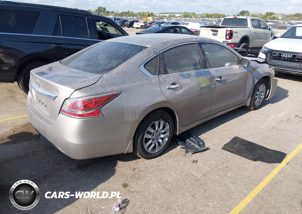 2015 Nissan Altima 2.5 S VIN:1N4AL3AP0FC570523 - 4