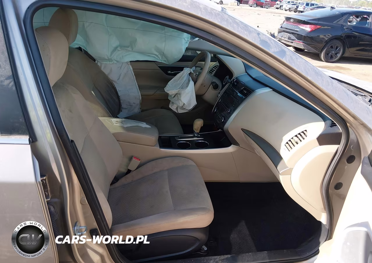 2015 Nissan Altima 2.5 S VIN:1N4AL3AP0FC570523 - 5