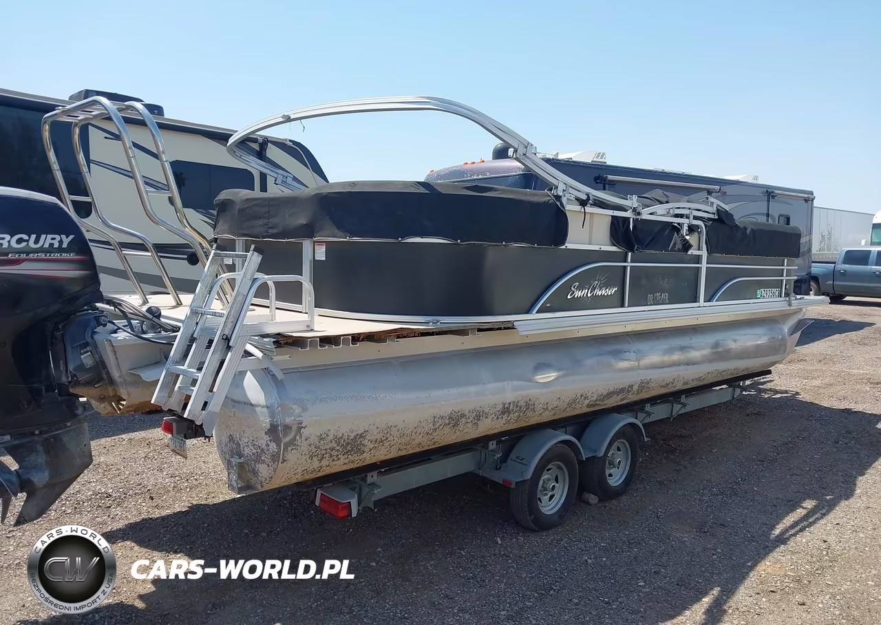 2017 Sun Chaser Boat VIN:SUN21082F617 - 4